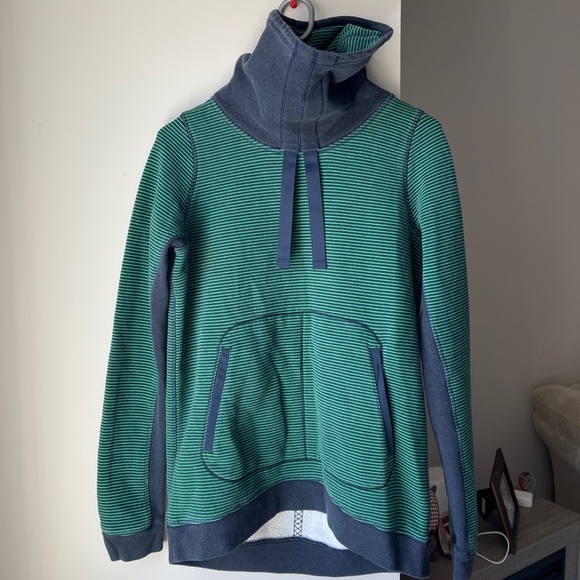 Lululemon Funnell Neck Green and Navy Hoodie Small - Picture 1 of 5